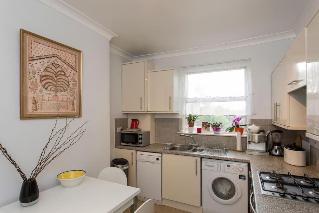2 Bed Room Flat Near Westfield, West London Bagian luar foto